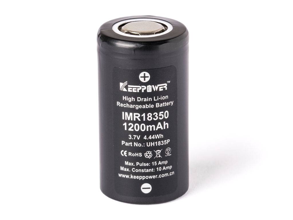 Schwarze Keeppower IMR18350 wiederaufladbare Lithium-Ionen-Batterie in aufrechter Position, gekennzeichnet mit 1200mAh, 3,7V, maximale Spitzenlast 15A und konstant 10A.