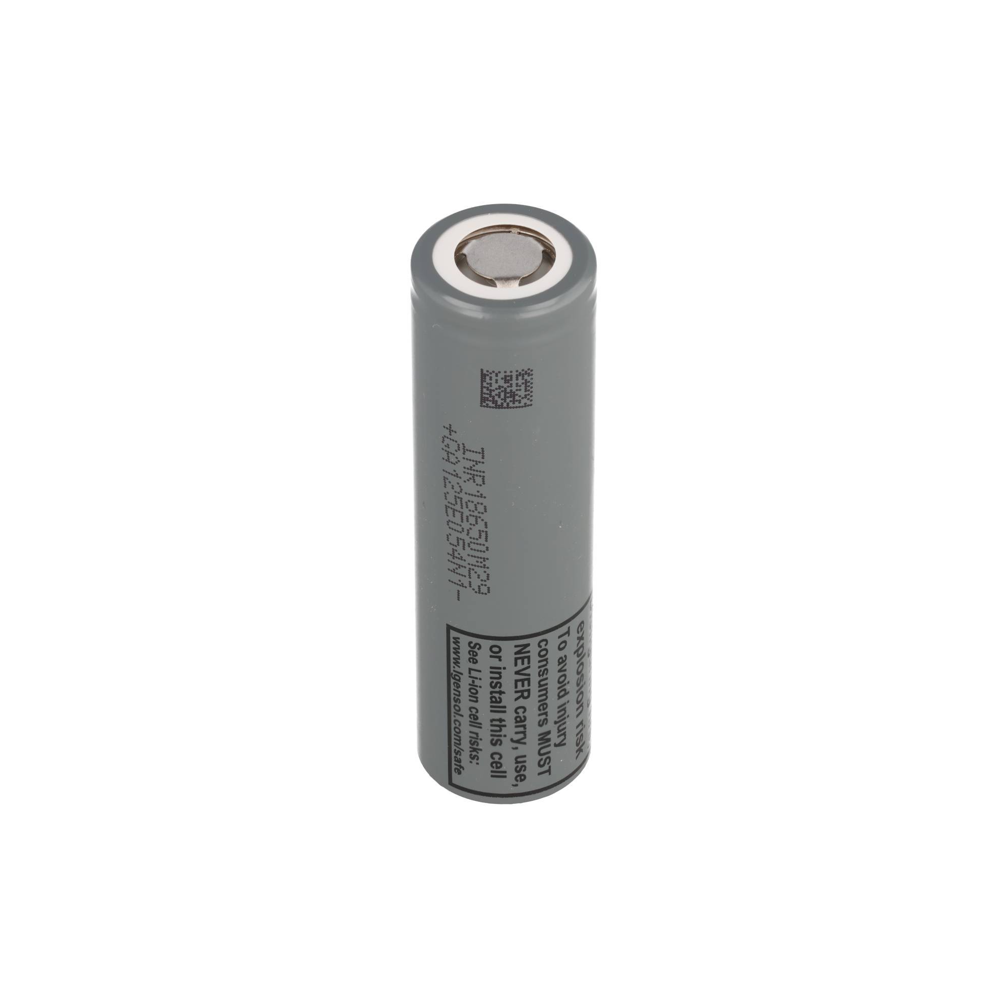 Eine graue zylindrische wiederaufladbare Batterie, die aufrecht auf weißem Hintergrund steht, mit aufgedruckten Spezifikationen und einem Warnschild.