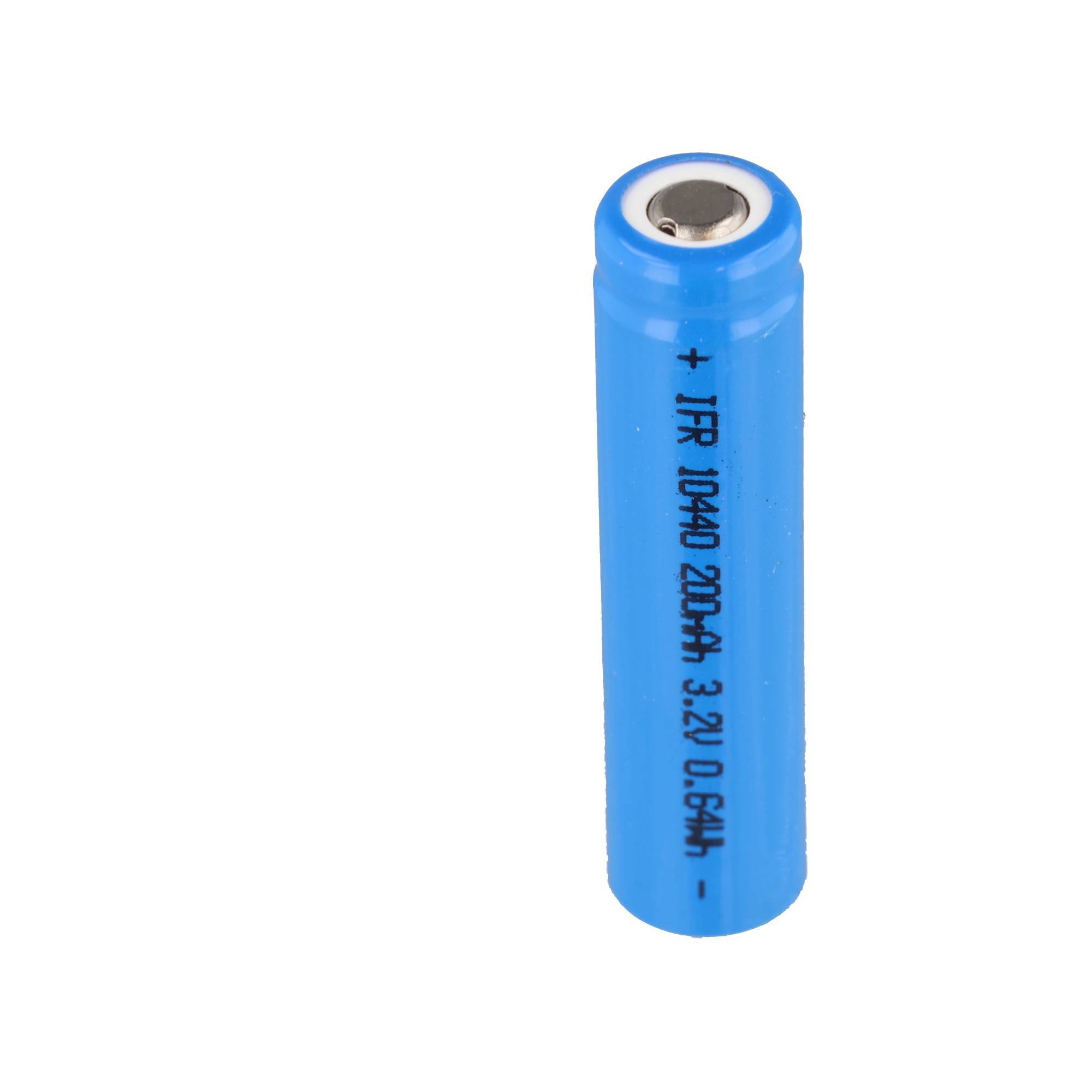 Blauer zylindrischer wiederaufladbarer Akku mit der Aufschrift „IR 10440 200mAh 3.2V 0,64Wh