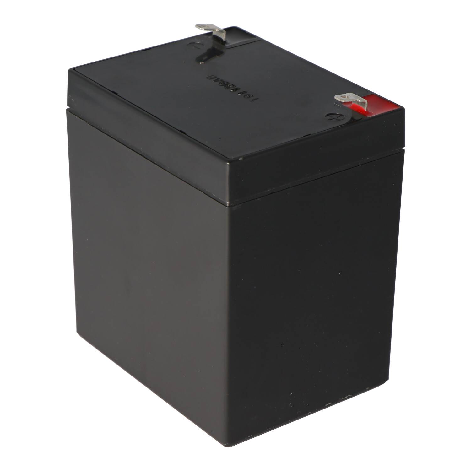 Schwarze rechteckige wiederaufladbare Batterie mit Anschlüssen an der Oberseite, isoliert auf weißem Hintergrund dargestellt.