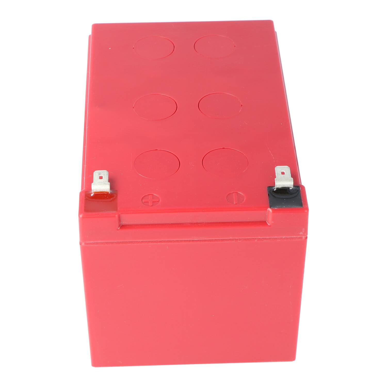 Rote rechteckige Batterie mit Anschlüssen an der Oberseite, gekennzeichnet mit Plus und Minus auf weißem Hintergrund.
