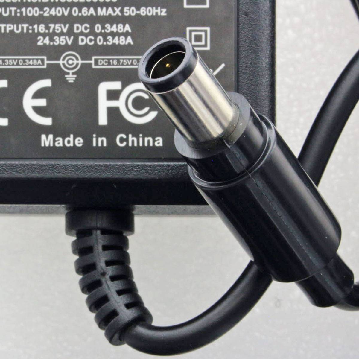 Netzteil passend für Dyson DC30, DC31, DC34, DC35, DC36, DC43, DC44, DC45, DC56, DC57 100-240 Volt, mit Ladestandanzeige