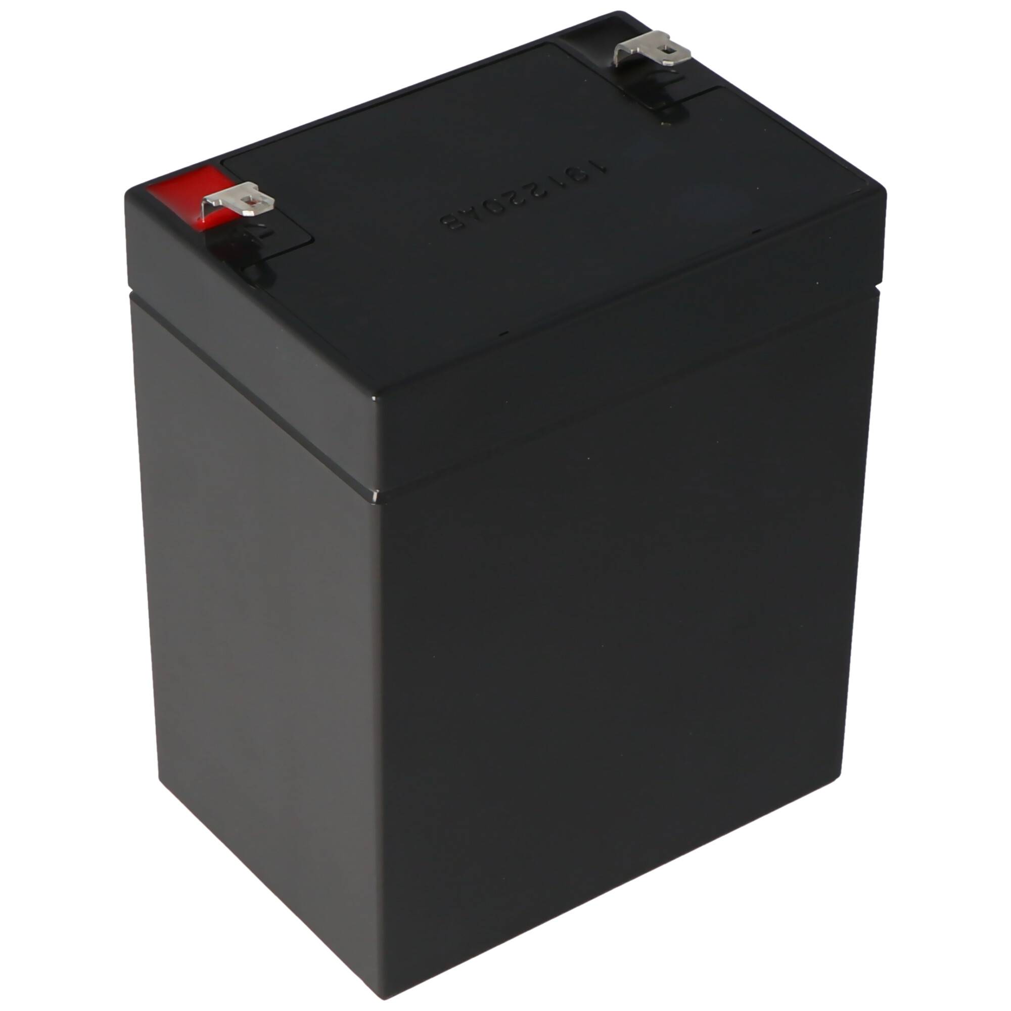 Schwarze rechteckige wiederaufladbare Batterie mit zwei Anschlussposten oben, isoliert auf weißem Hintergrund dargestellt.