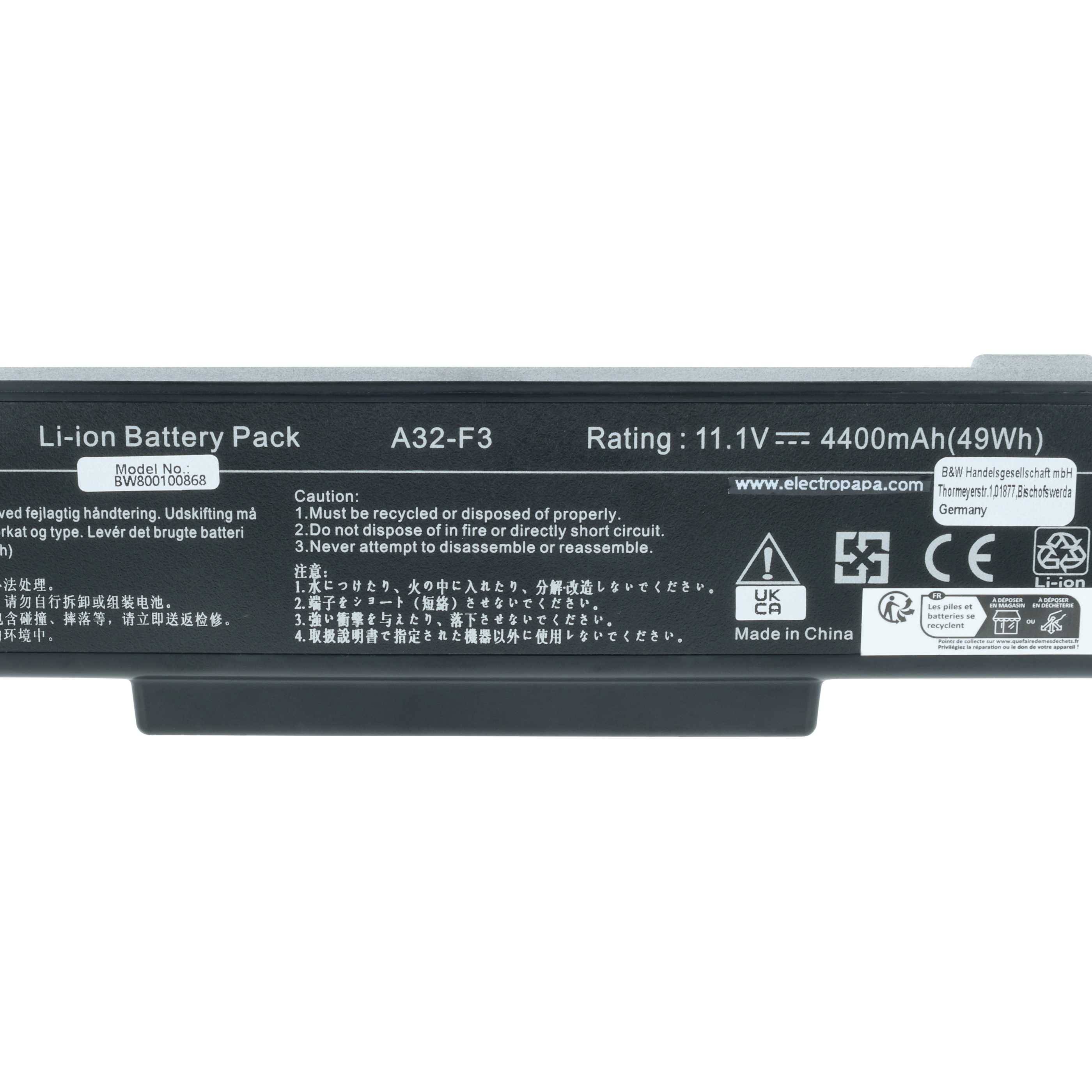 Li-Ion-Akkupack mit Spezifikationen: A32-F3, 11,1V, 4400mAh (49Wh). Sicherheitswarnungen auf Englisch, andere Sprachen. Hergestellt in China.