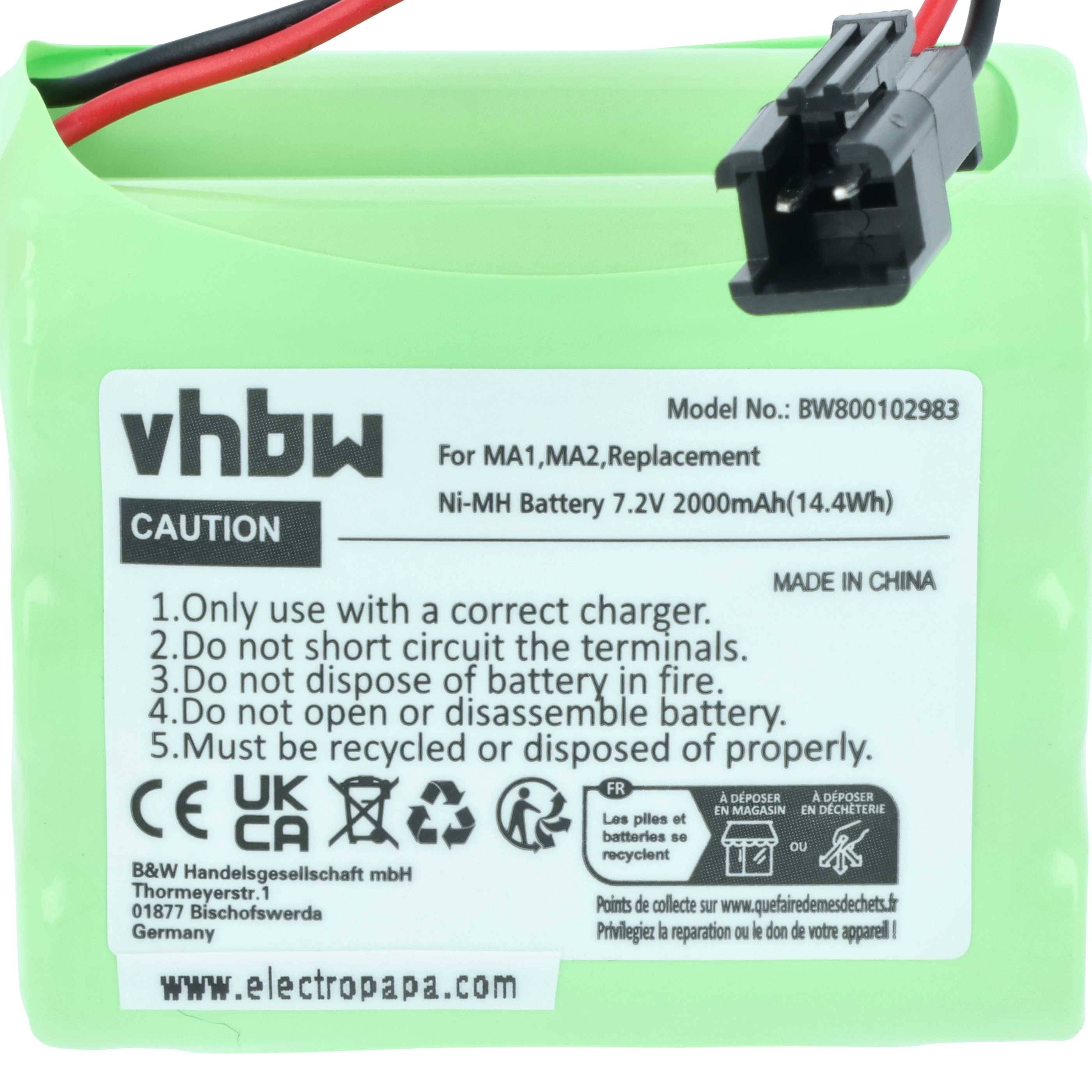 Eine grüne wiederaufladbare Batterie mit einem schwarzen Anschluss, beschriftet mit 'vhbw.' Warnhinweise umfassen die Verwendung des richtigen Ladegeräts und das Verbot der Zerleguung.