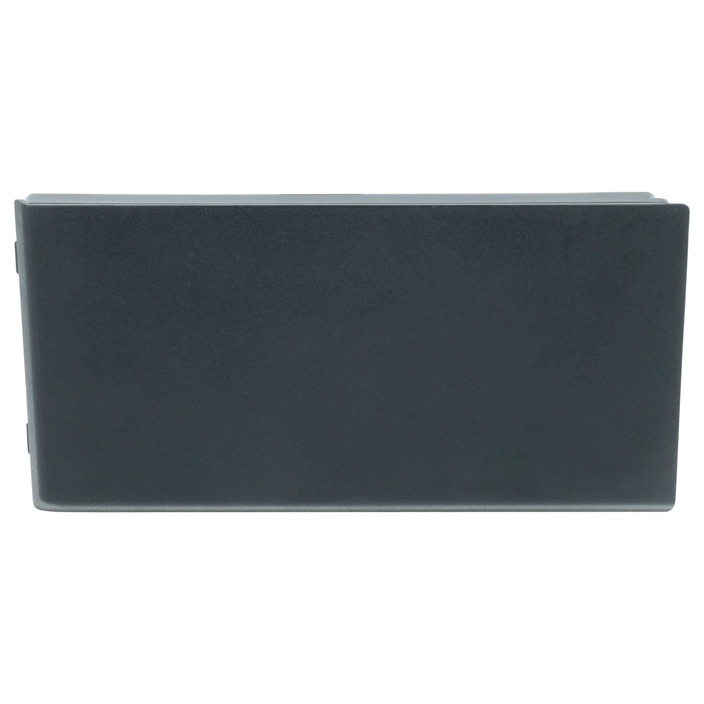 Eine schlichte schwarze rechteckige Box mit glatter Oberfläche und leicht abgerundeten Kanten, die vor einem weißen Hintergrund zu sehen ist.