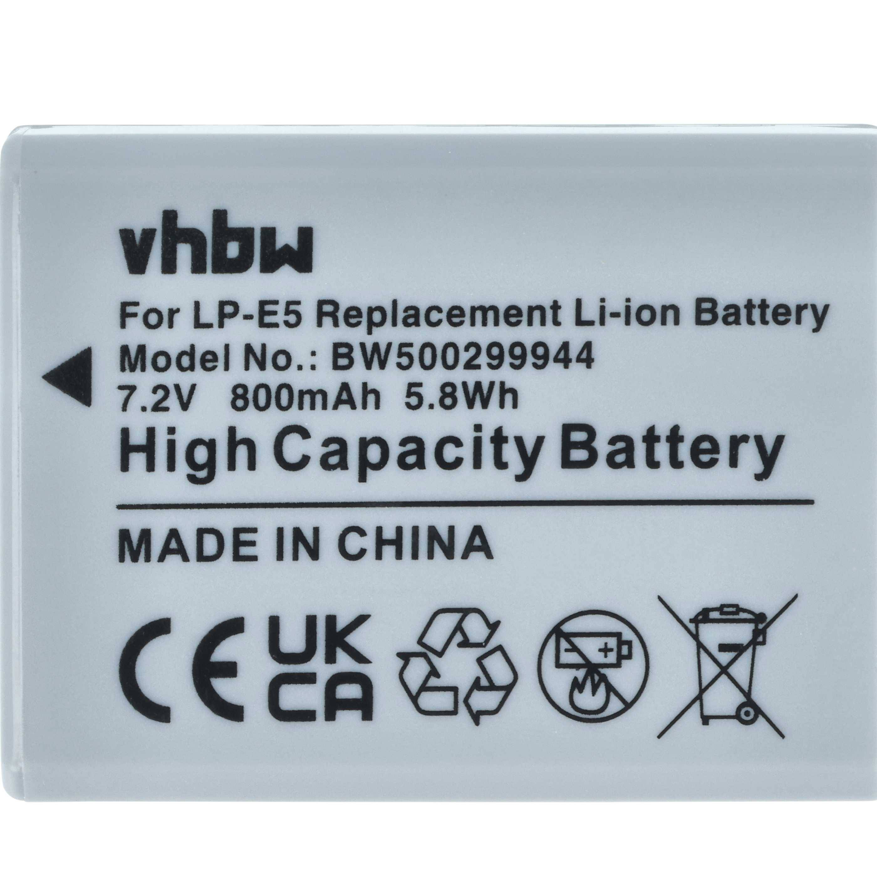 vhbw Ersatz-Li-Ion-Akku für LP-E5, Modell-Nr.: BW500299944, 7,2V 800mAh 5,8Wh, Hochkapazitätsakku, MADE IN CHINA' mit Zertifizierungs- und Recycling-Symbolen darunter.