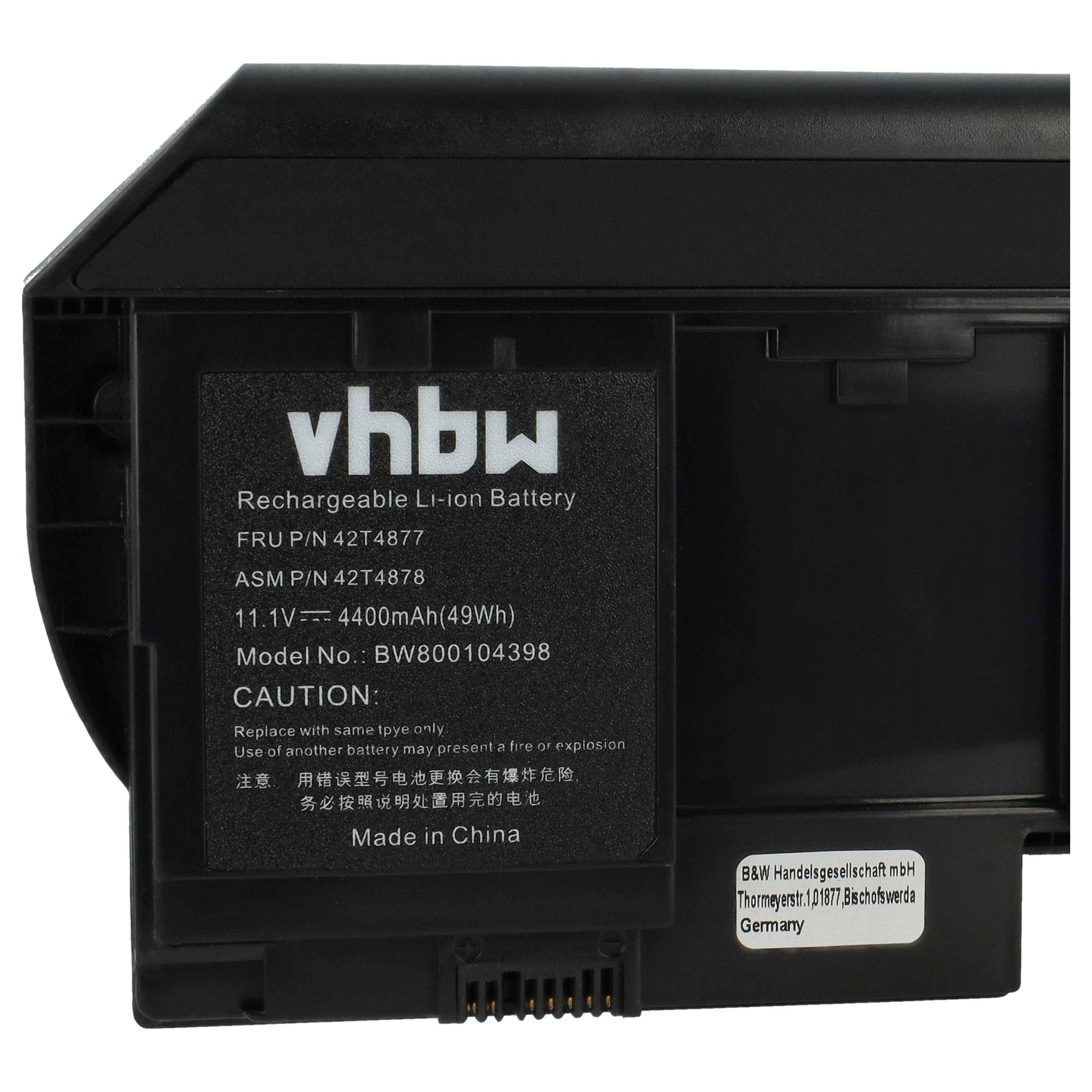 Eine Nahaufnahme eines 5-poligen Metallsteckers mit fünf farbigen Drähten (braun, weiß, blau, schwarz und braun), teilweise abisoliert, die nach außen verlaufen.