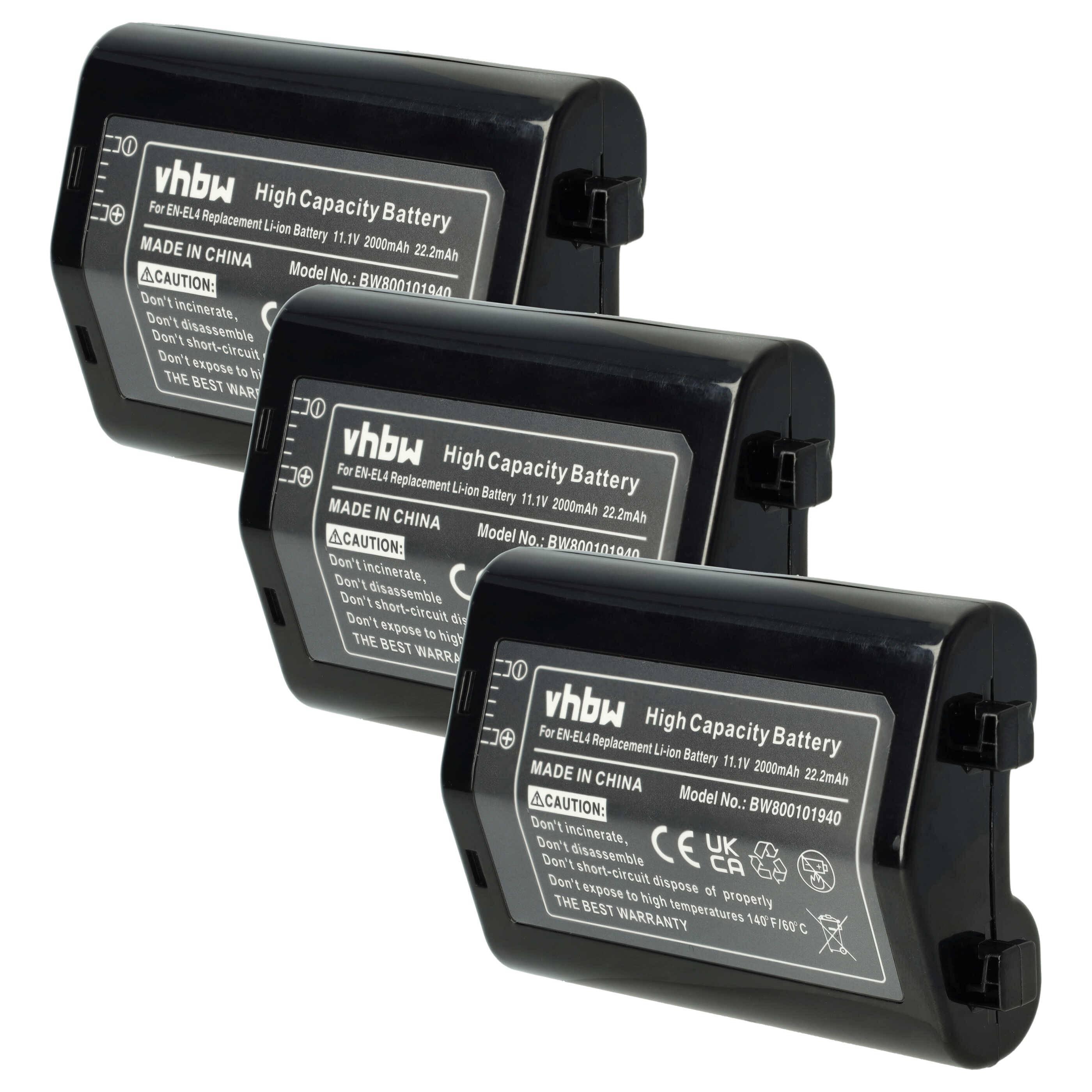 Drei schwarze Hochleistungsbatterien mit Etiketten, die die Modellnummer „BVV300101540