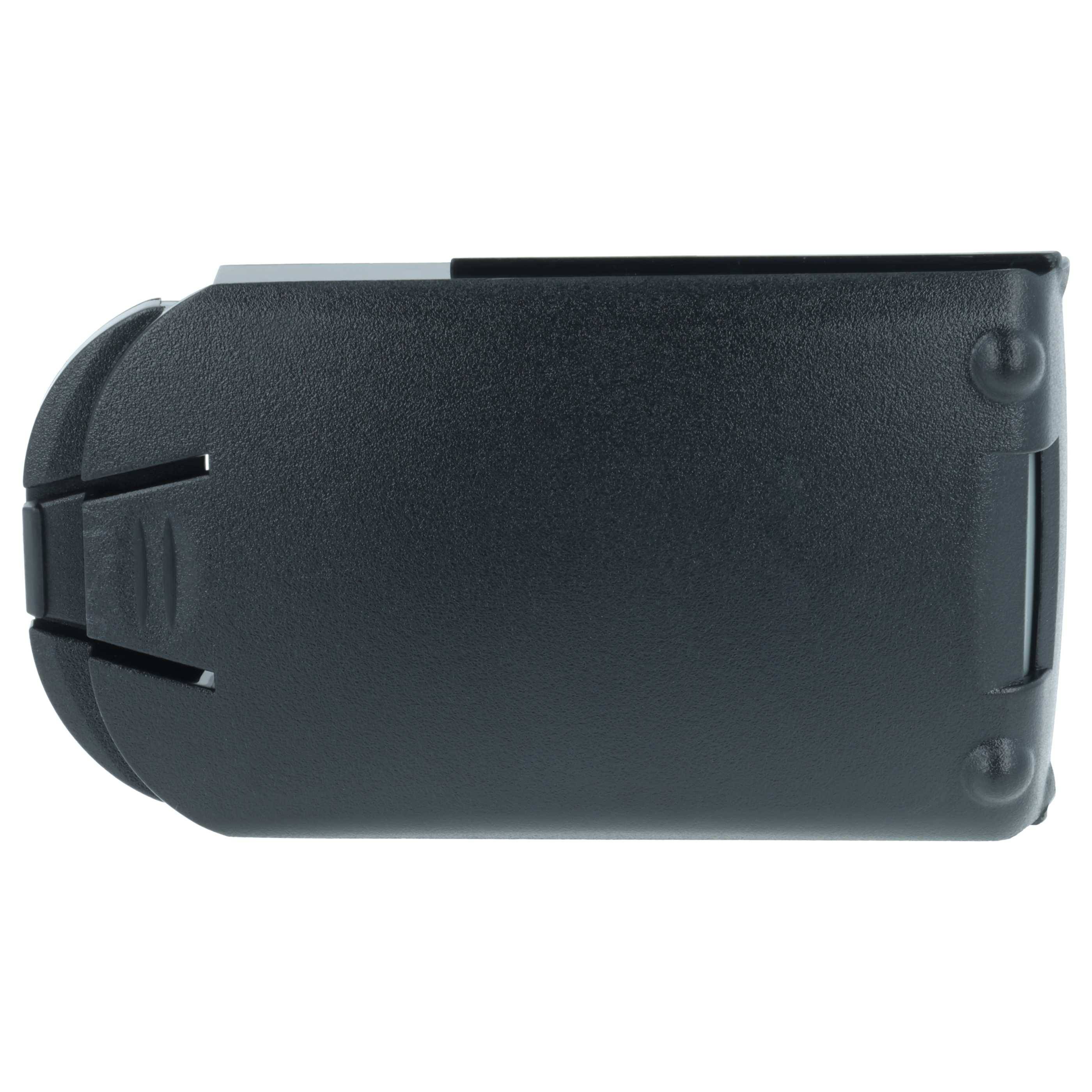 Ein schwarzes, rechteckiges Plastikbauteil mit einer gekrümmten Oberkante und glatter Oberfläche, möglicherweise eine Klammer, Halterung oder Befestigung, die in Maschinen verwendet wird.