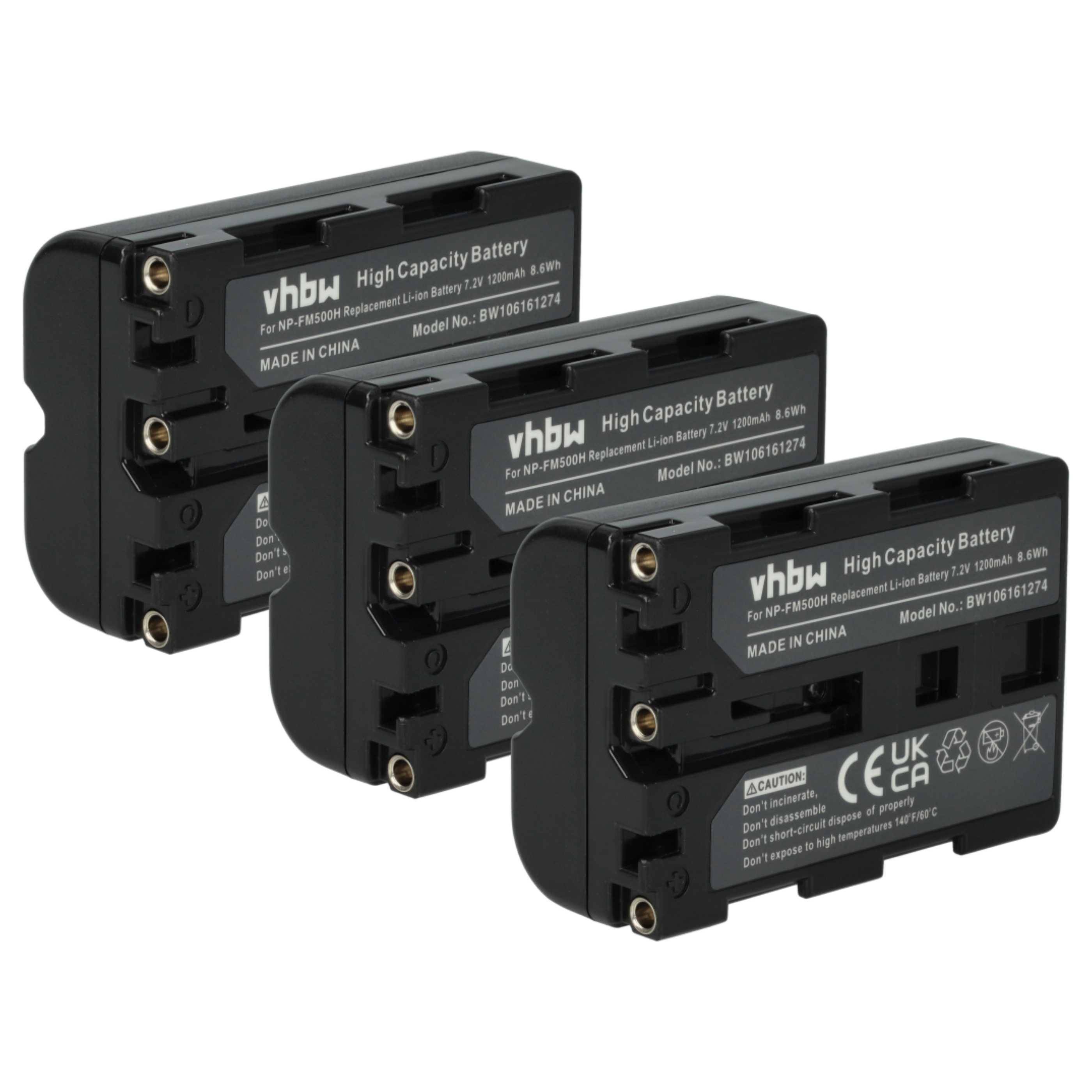 Drei schwarze Hochleistungs-Wiederaufladebatterien mit der Aufschrift „High Capacity Battery