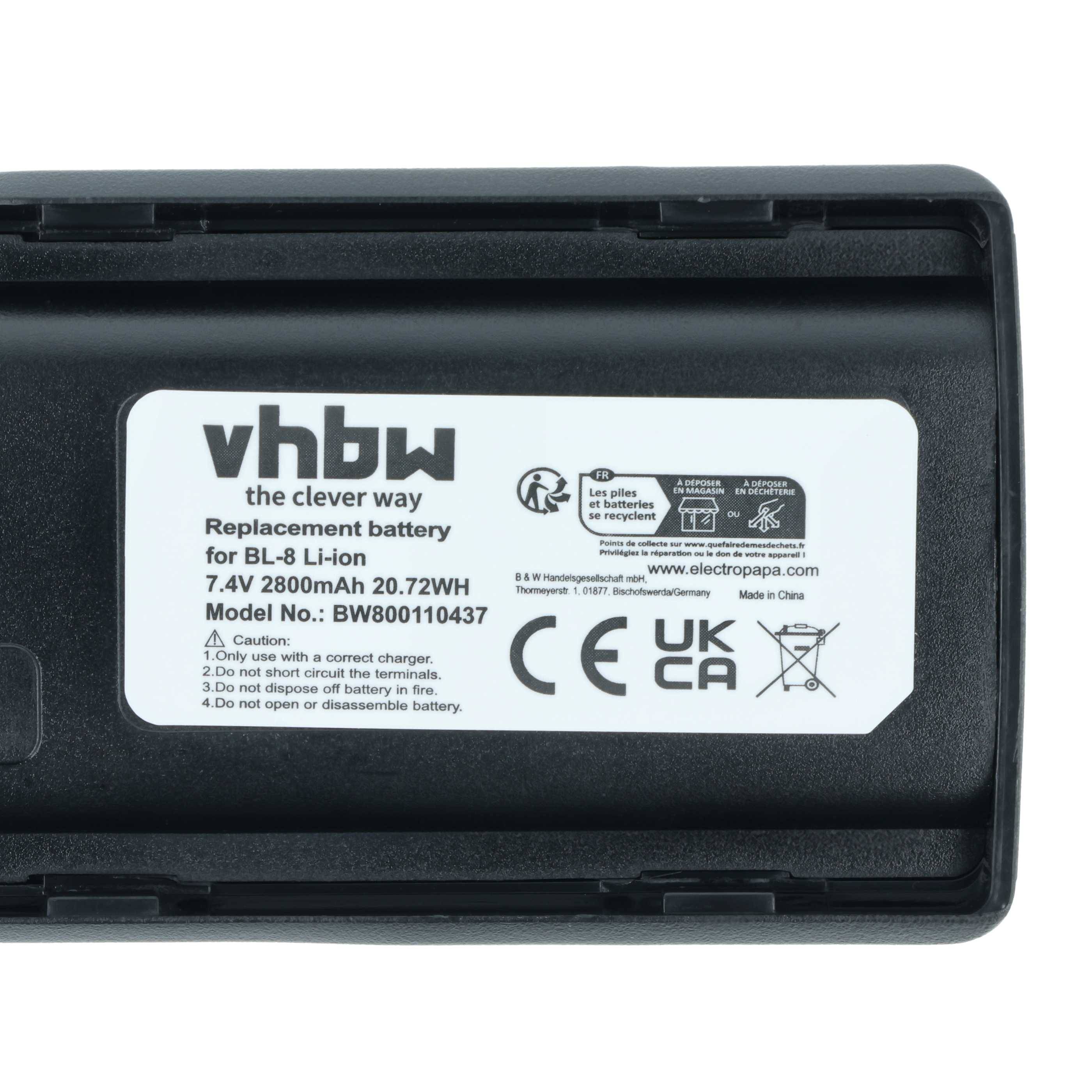 Das Bild zeigt eine vhbw Marken-Batterie für BL-8 Li-Ion-Geräte, 7,4V 2800mAh. Sie enthält ein Recycling-Symbol und die Modellnummer BW800110437.