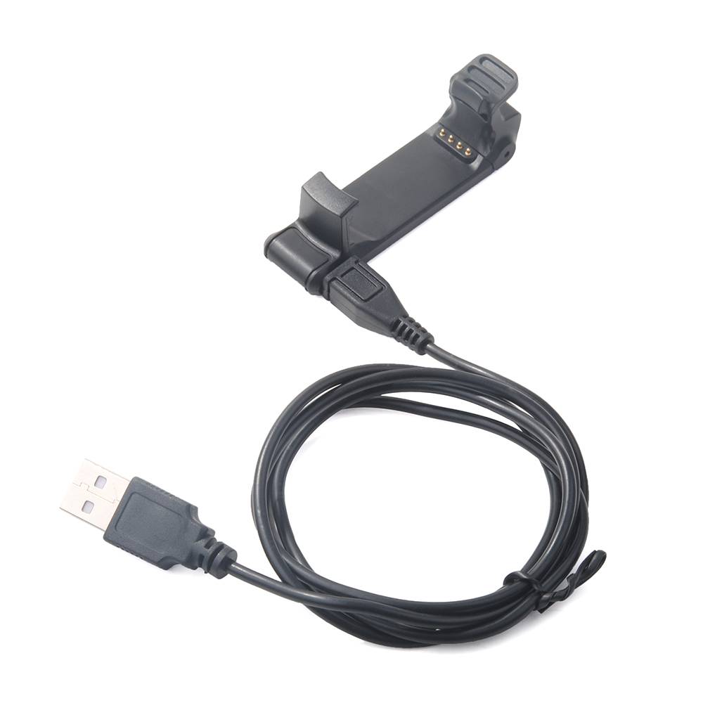 Schwarzes USB-Ladekabel mit aufclipbarer Smartwatch-Halterung und spiralförmigem Kabel, gezeigt auf weißem Hintergrund.