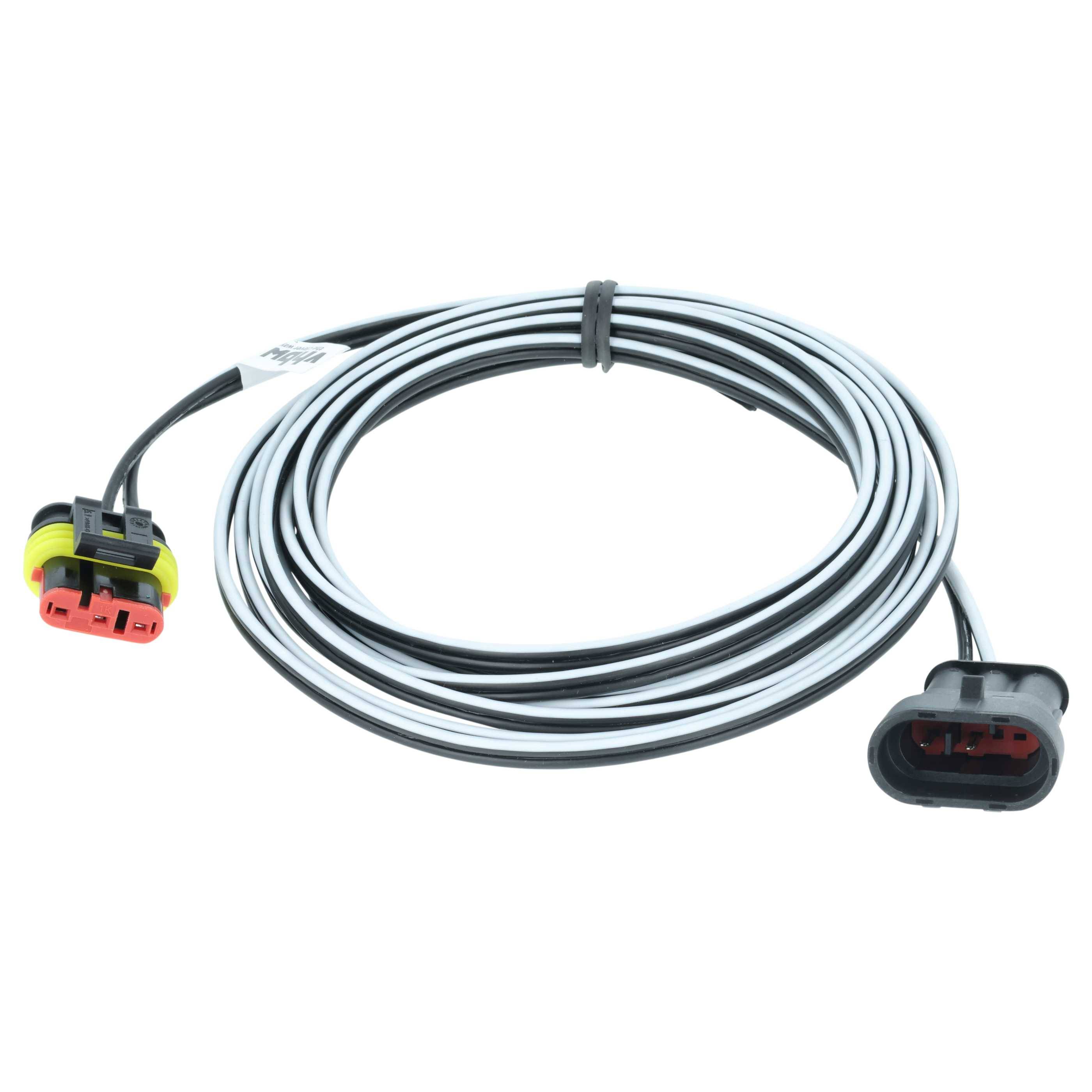 Ein aufgewickeltes elektrisches Kabel mit Anschlüssen an beiden Enden, das auf einer Seite einen gelb-schwarzen Stecker und auf der anderen Seite einen schwarzen Stecker aufweist.