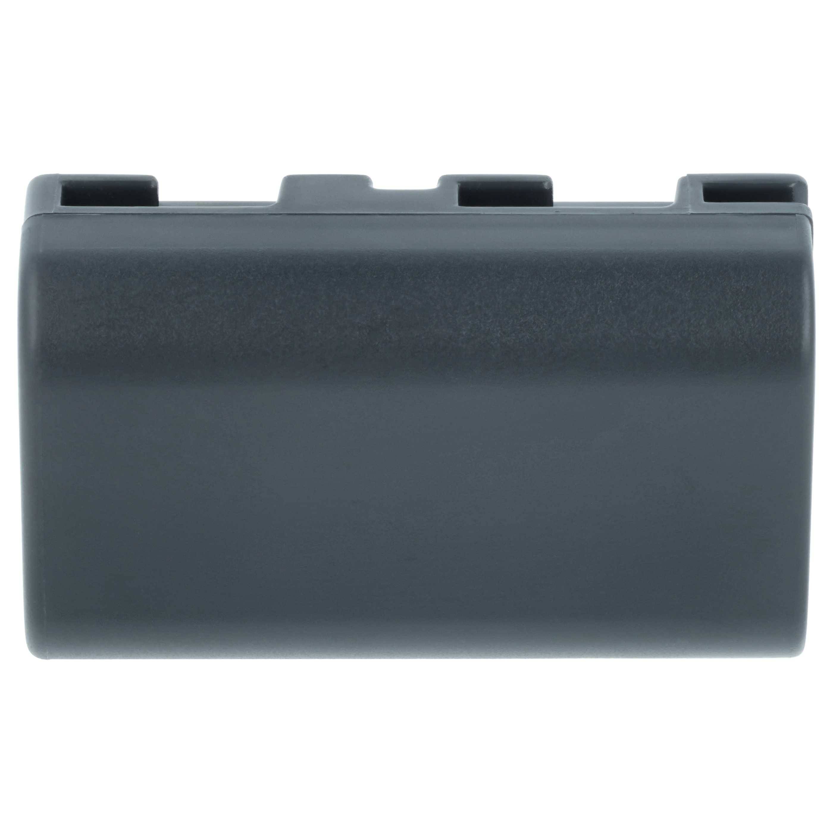 Ein rechteckiger, dunkelgrauer Akkupack mit Anschlussschlitzen an der Oberseite, von vorne betrachtet.