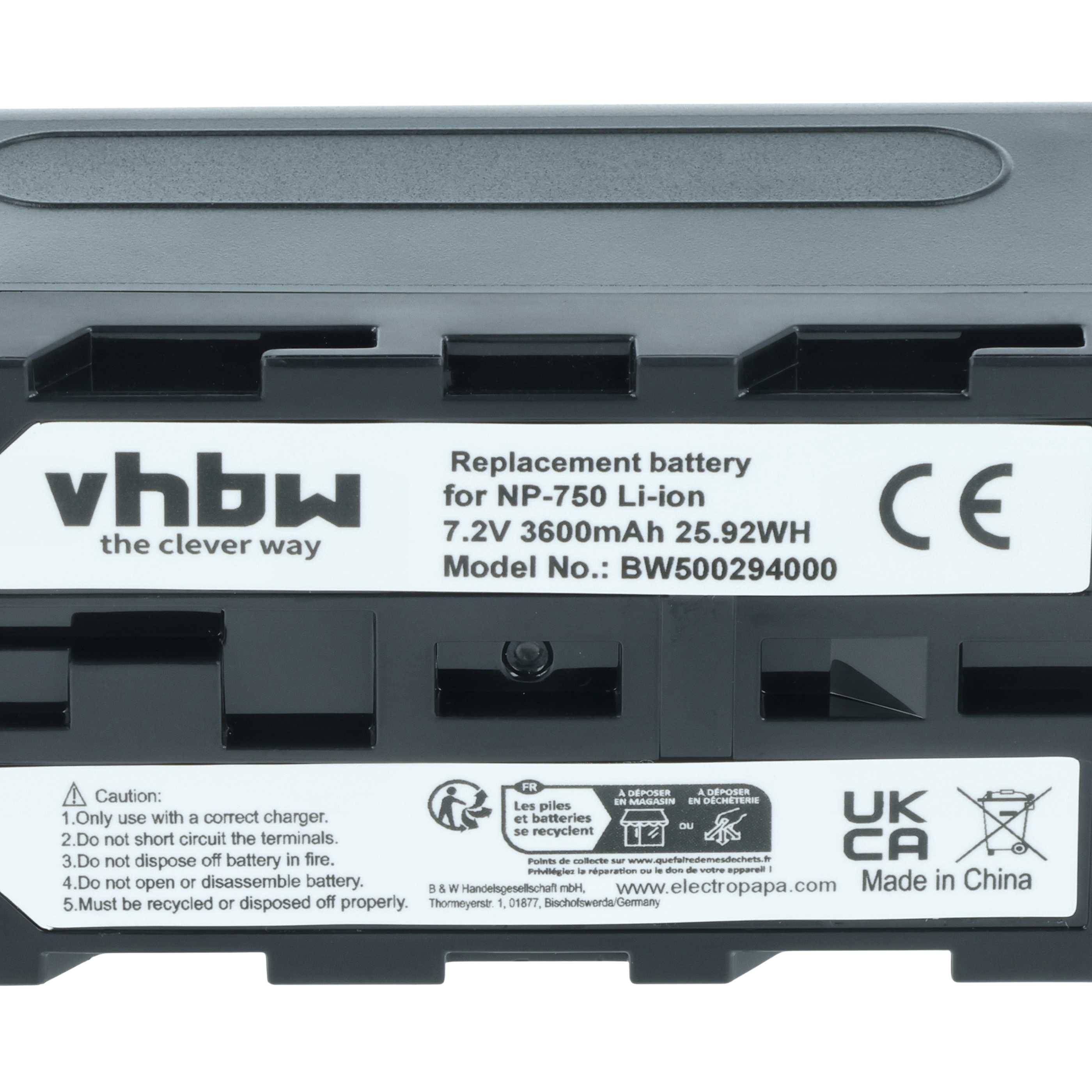 Ein Ersatzakku für NP-750 Li-Ion, 7,2V, 3600mAh, 25,92Wh, Modell BW500294000. Hergestellt in China. Anweisungen und Sicherheitssymbole werden gezeigt.