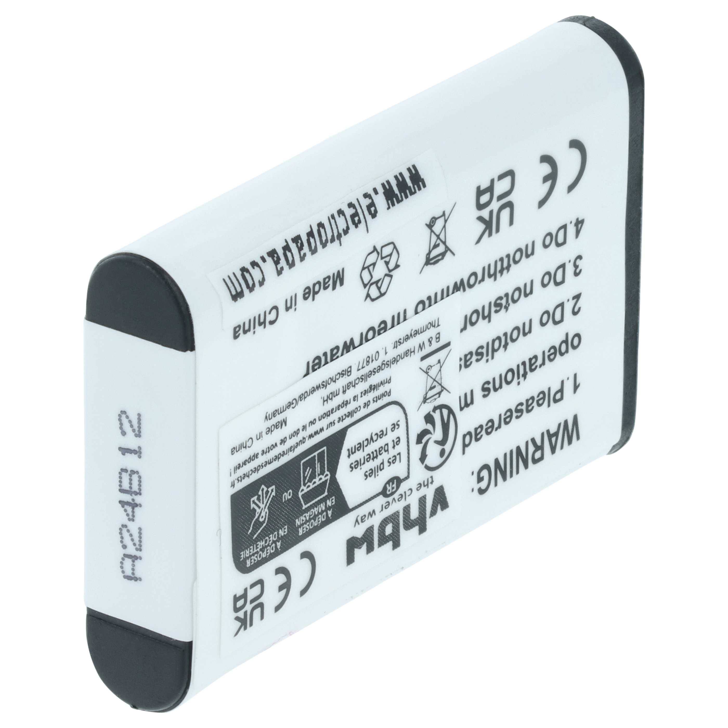 Ein rechteckiger wiederaufladbarer Akku mit Etiketten, die seine Herstellung in China angeben; 3,7V, 700mAh. Enthält Recycling- und Sicherheitssymbole.