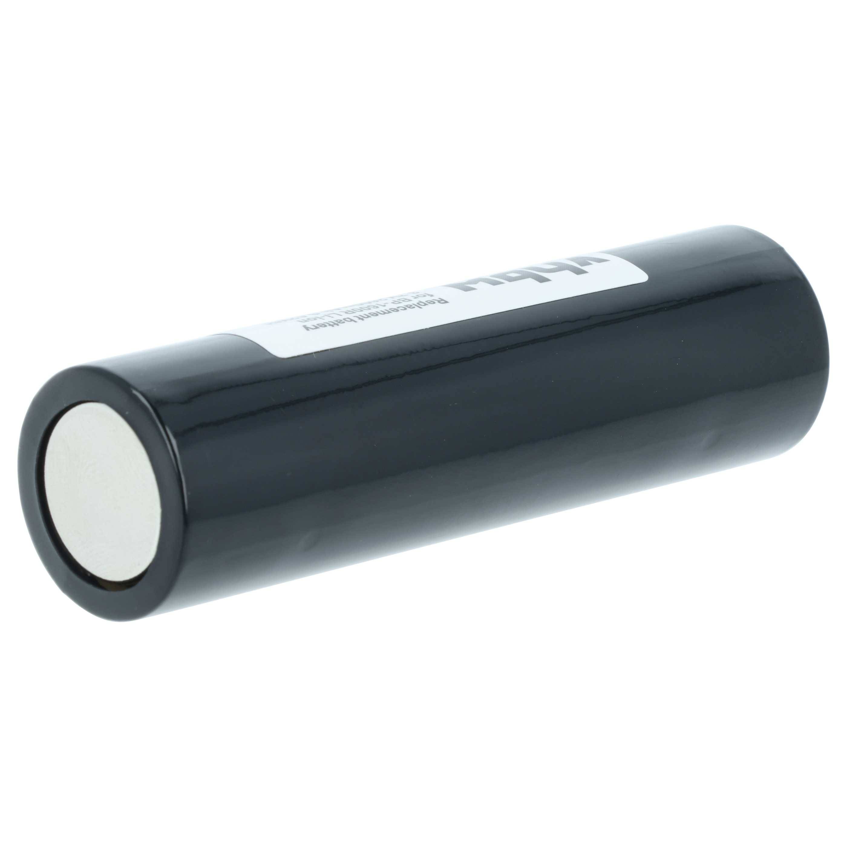 Eine zylindrische schwarze Batterie, die auf ihrer Seite liegt, mit einer Beschriftung auf der Oberfläche, wobei ein Ende der Batterie dem Betrachter zugewandt ist.