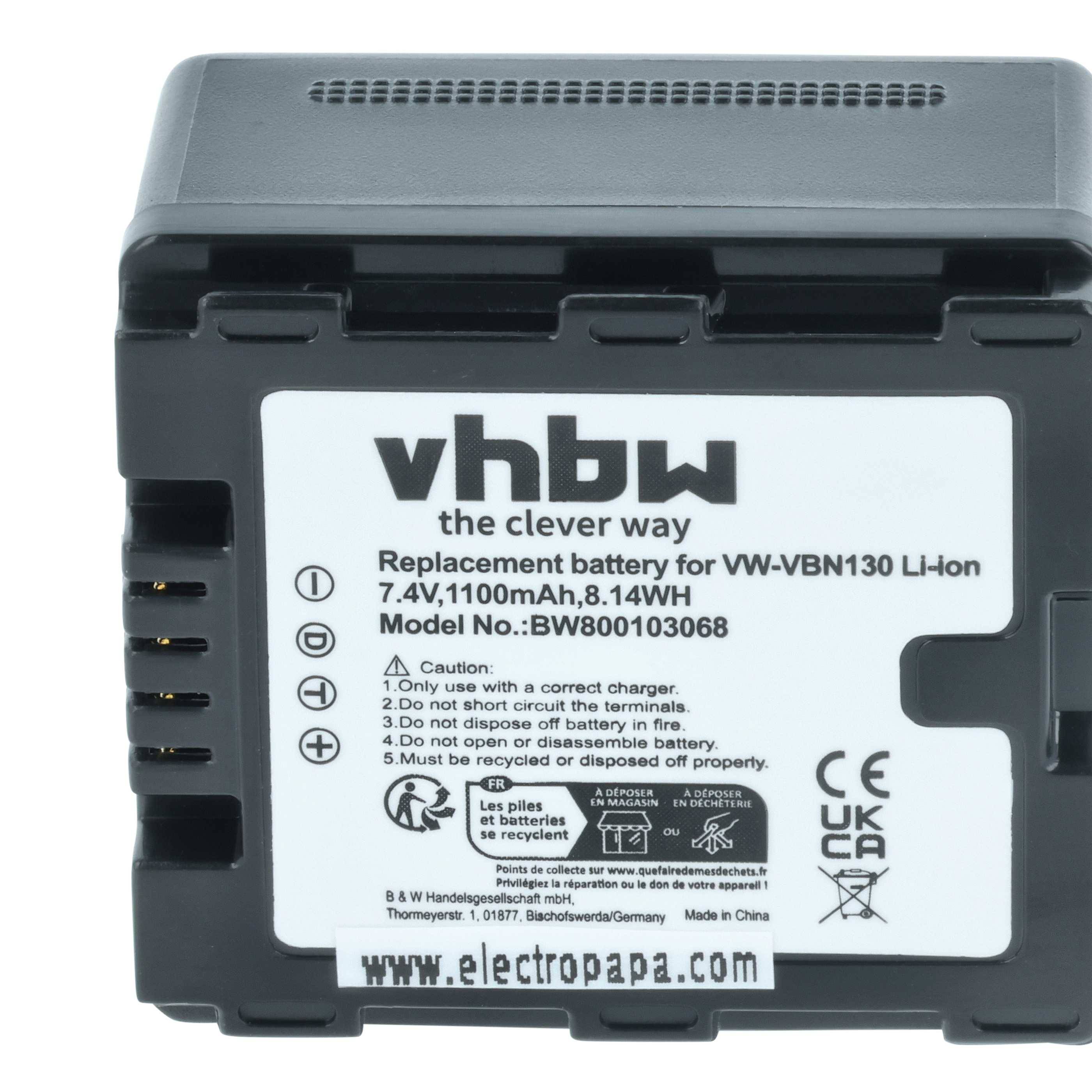 Eine schwarze vhbw Batterie für VW-VBN130 Lithium-Ionen, gekennzeichnet mit 'the clever way'. Merkmale: 7,4V, 1100mAh, 8,14Wh. Sicherheitssymbole und Warnhinweise enthalten.