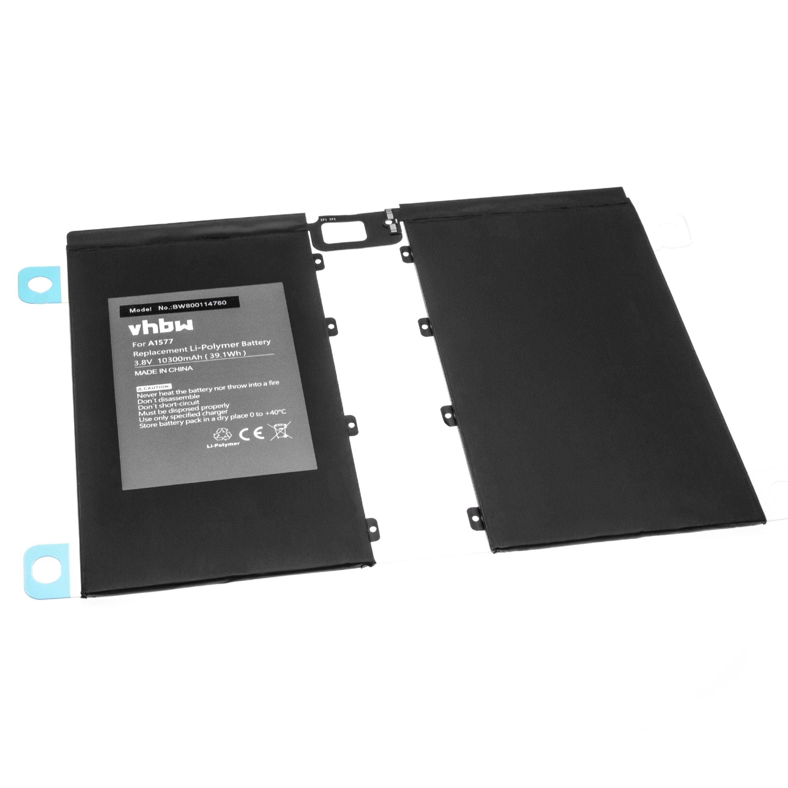 Eine schwarze, rechteckige Laptop-Batterie mit einem Etikett, das technische Spezifikationen und Zertifizierungssymbole zeigt.