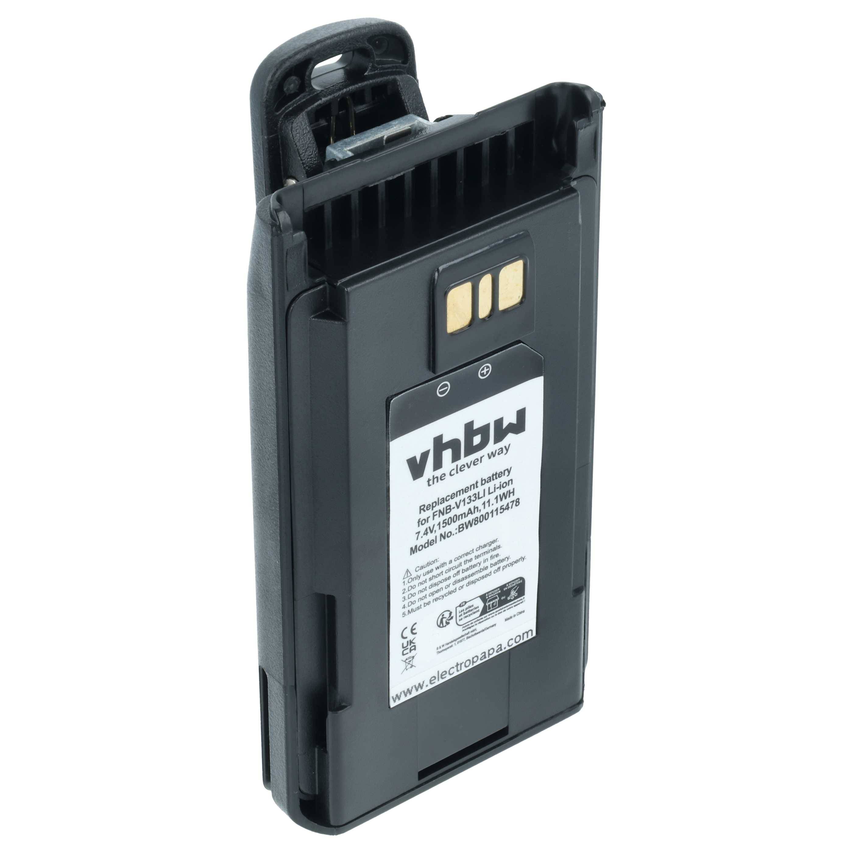 Eine mit vhbw-Marke versehene rechteckige Batterie für Funkgeräte, die das Etikett mit Spezifikationen und Kontaktpunkten zeigt, vertikal ausgerichtet.