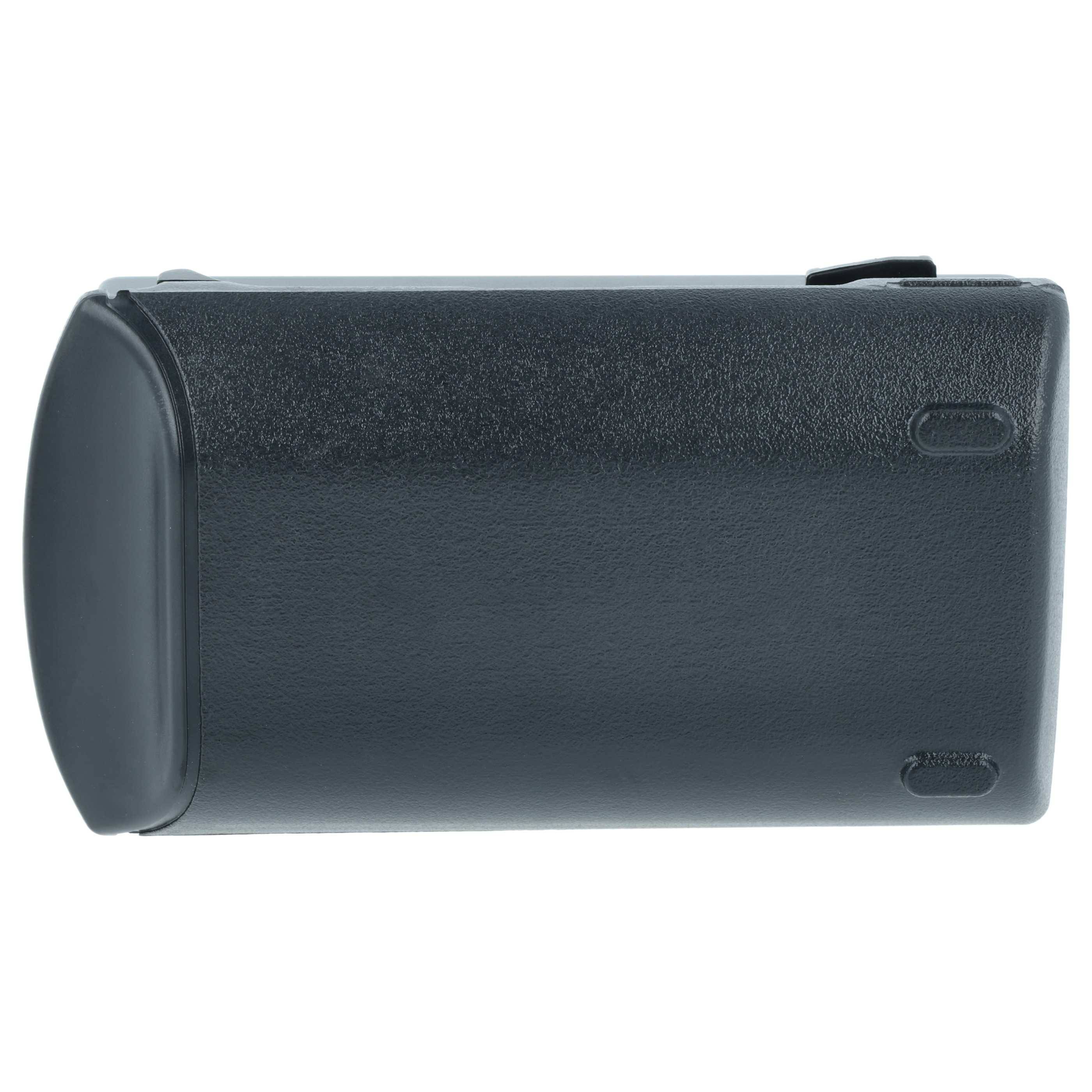 Ein rechteckiger, schwarzer Kunststoff-Akkupack liegt horizontal, leicht strukturiert. An der Seite befindet sich ein Verschluss, der auf seine elektronische Verwendung hindeutet.