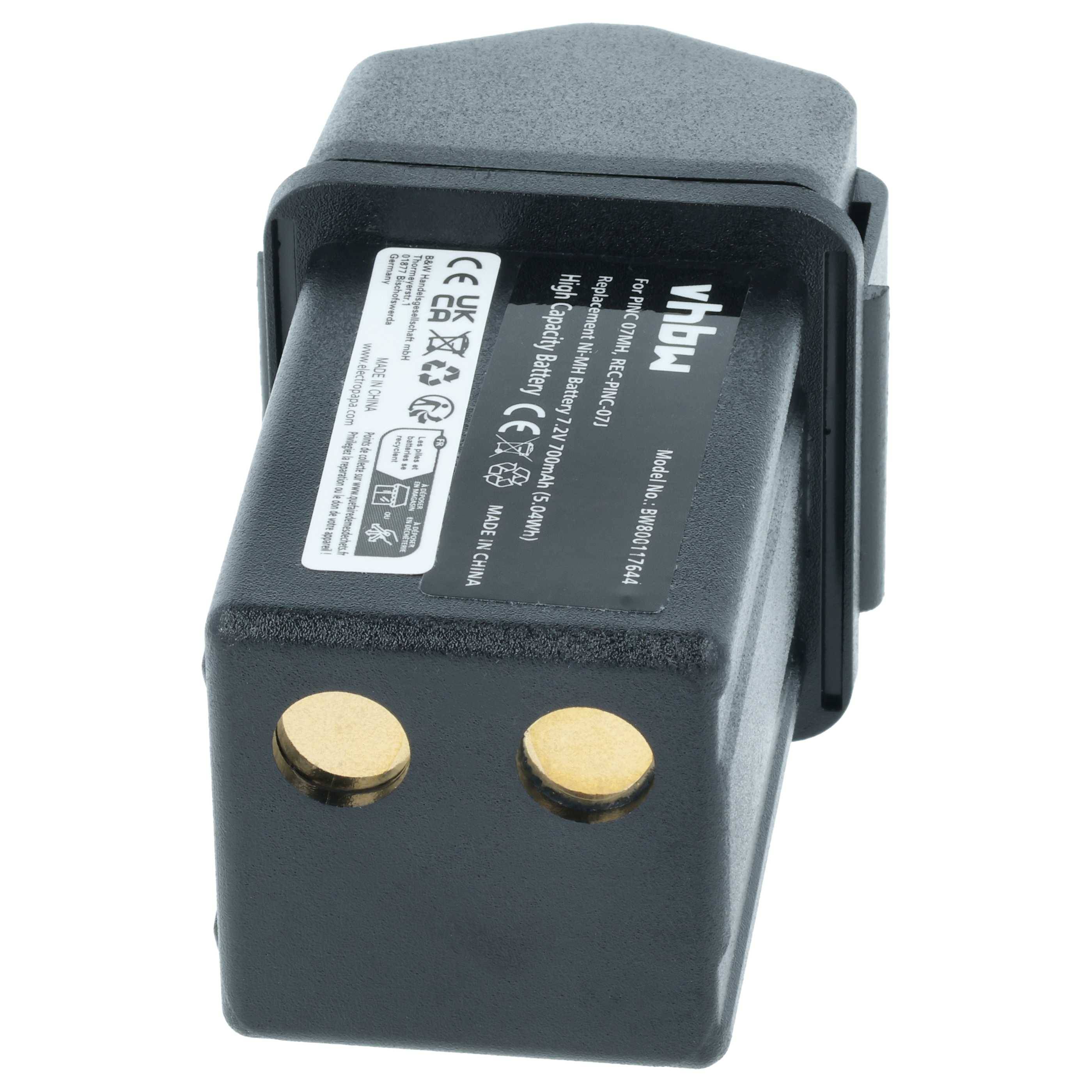 Eine schwarze Kamerabatterie mit goldenen Anschlusspunkten und einem Etikett, das Spezifikationen und Sicherheitszertifizierungen anzeigt.