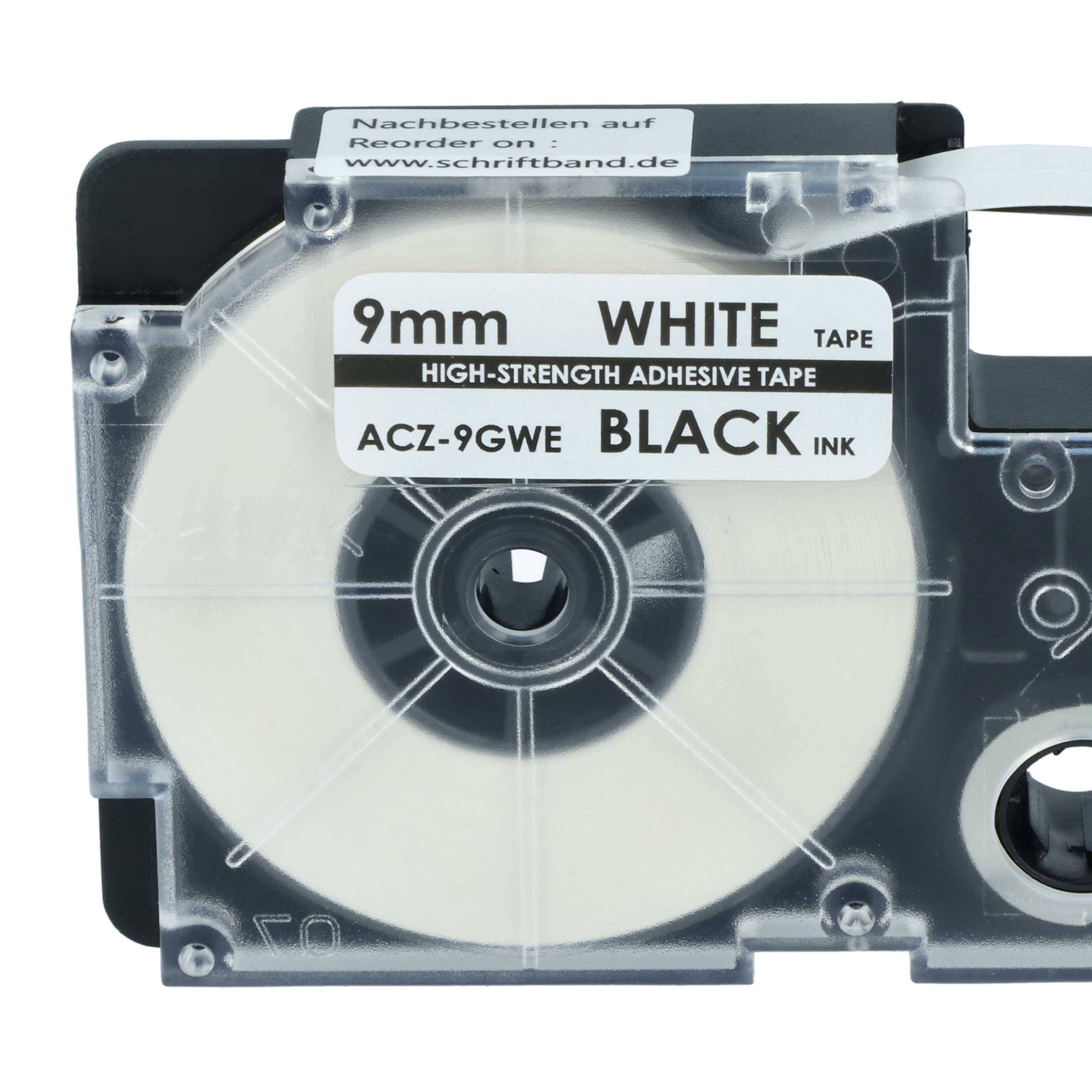 Nahaufnahme einer klaren Etikett-Klebeband-Kassette mit der Markierung „9mm WHITE TAPE