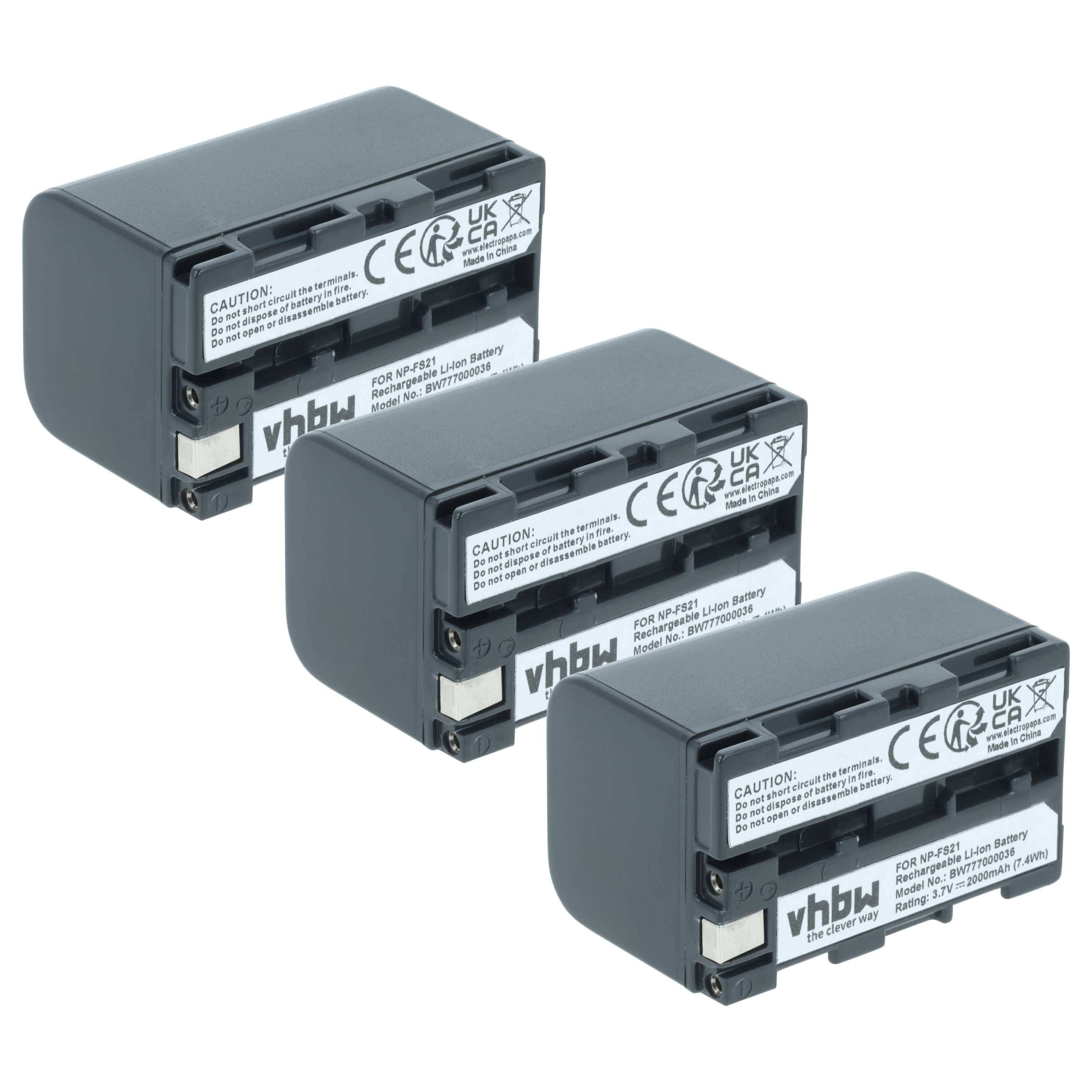 Drei identische schwarze Lithium-Ionen-Batterien mit Sicherheitsetiketten sind in einer versetzten Anordnung platziert. Jede Batterie trägt die Markenbezeichnung 'vhbw'.