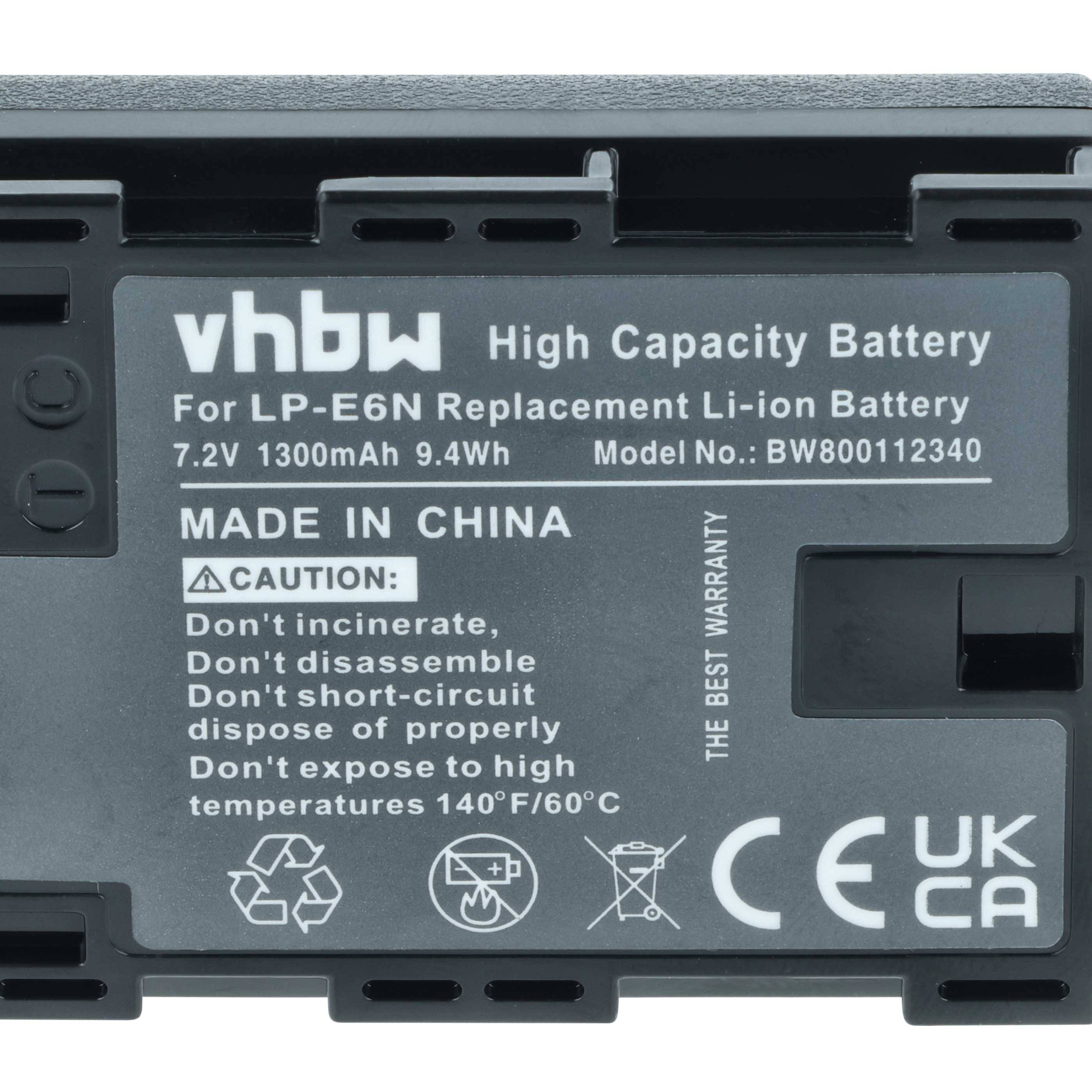 Eine wiederaufladbare Lithium-Ionen-Batterie mit der Aufschrift „VHBW High Capacity Battery