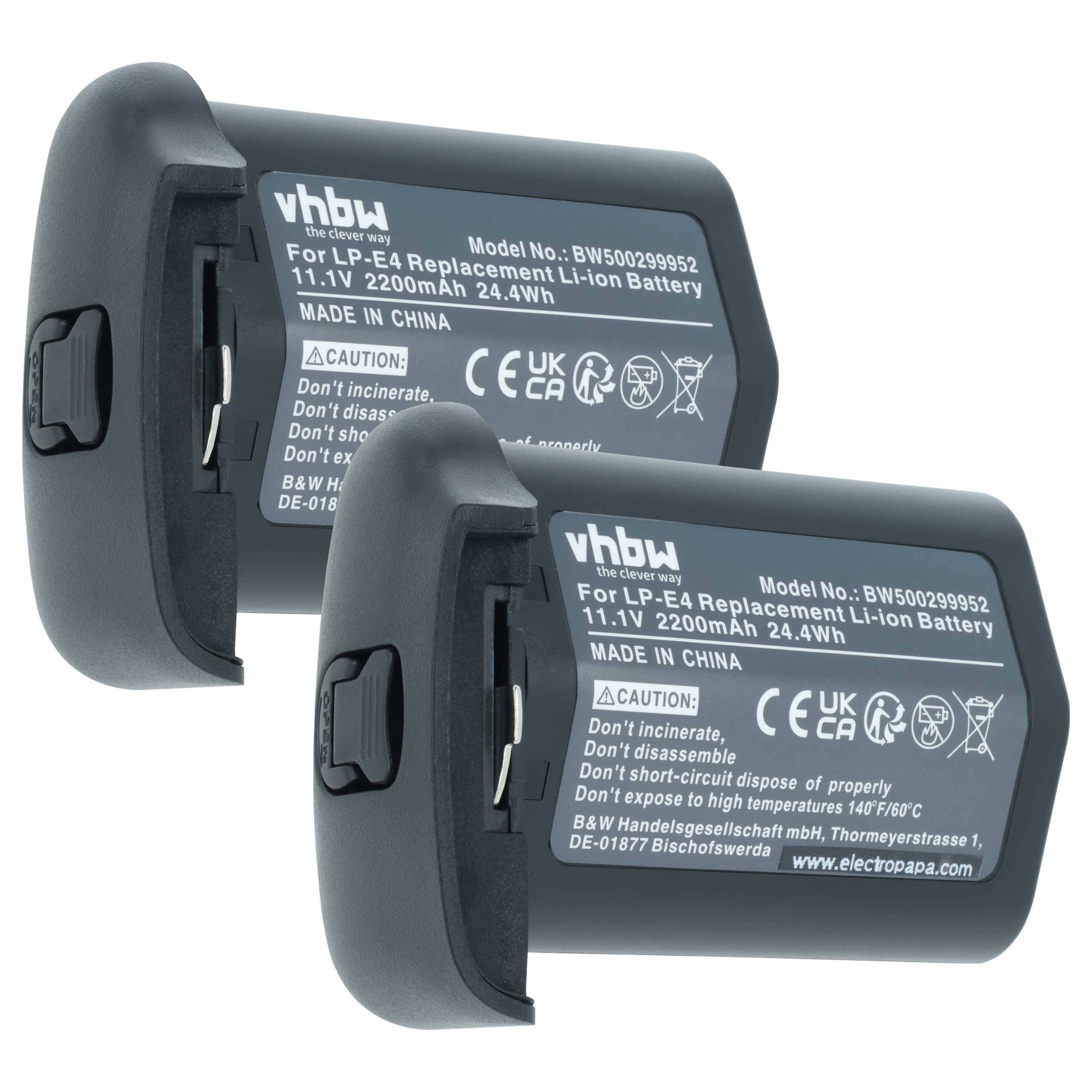 Zwei schwarze vhbw Lithium-Ionen-Ersatzbatterien mit Etiketteninformationen und Warnhinweissymbolen. Kompatibel mit LP-E4, 11,1V, 2220mAh. Hergestellt in China.