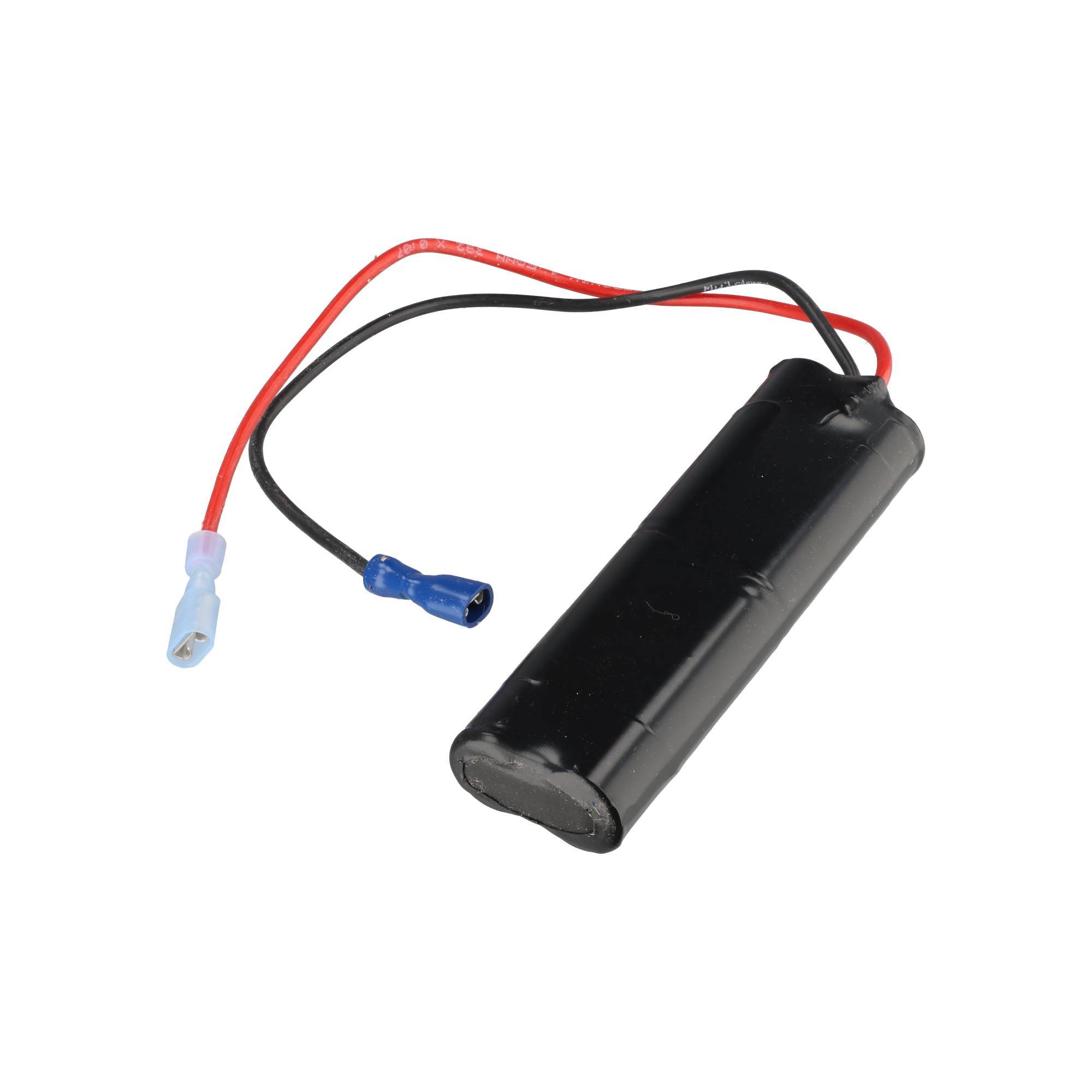 Schwarzes zylindrisches Batteriepaket mit roten und schwarzen Drähten, die in blauen und hellblauen Steckern auf weißem Hintergrund enden.