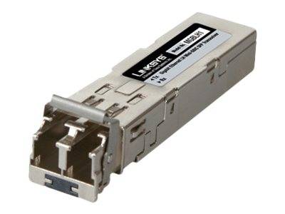 Ein Metalloptisches Transceiver-Modul mit einer Beschriftung, isoliert auf weißem Hintergrund dargestellt.