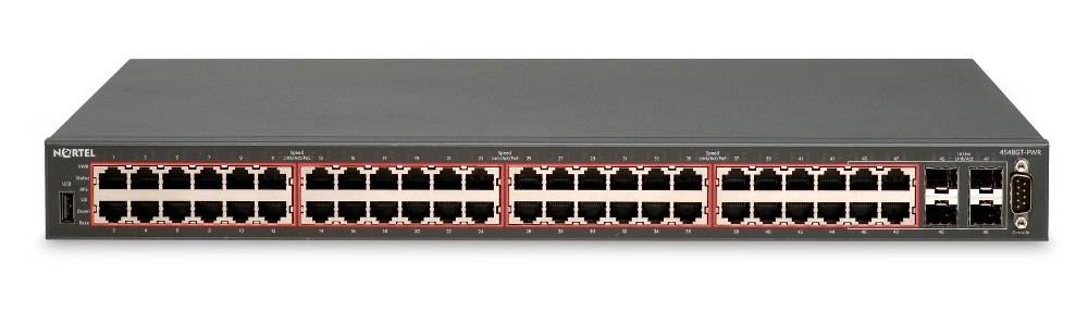Vorderansicht eines auf einem Gestell montierten Nortel-Netzwerk-Switches mit mehreren Ethernet-Anschlüssen und Statusanzeigen auf einem grauen Gehäuse.