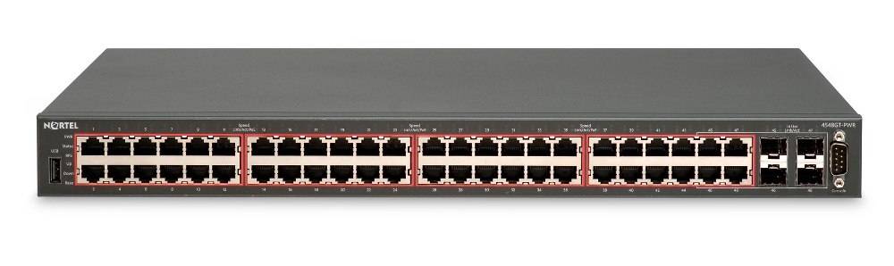 Vorderansicht eines 48-Port Rack-Mount-Ethernet-Netzwerk-Switches mit mehreren RJ45-Anschlüssen und einigen Uplink-/Management-Ports auf der rechten Seite.