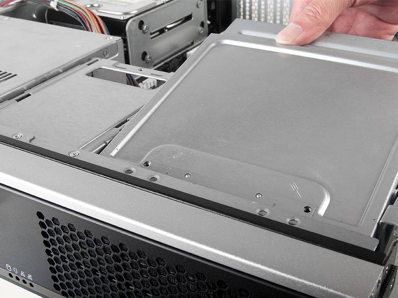 Chenbro RM24200 - Rack-Montage - 2U - micro ATX - ohne Netzteil (PS/2)