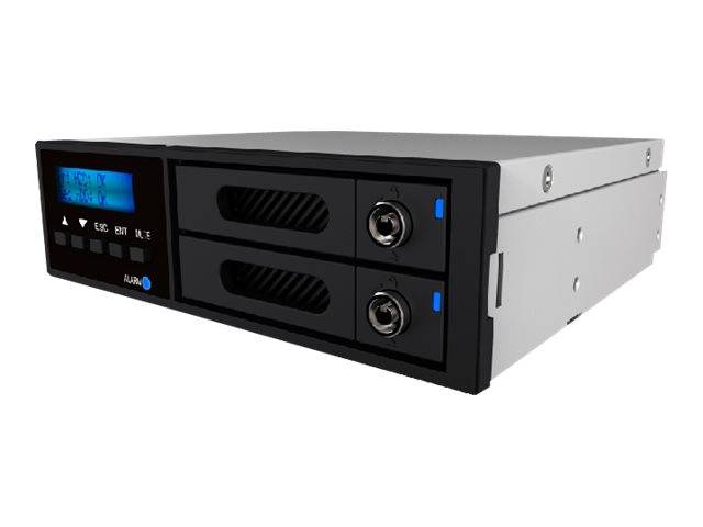 Vorderansicht eines Rack-Mount-Speichergeräts mit zwei abnehmbaren Festplattenschächten, kleinem blauem Statusdisplay und Steuertasten auf der linken Seite.