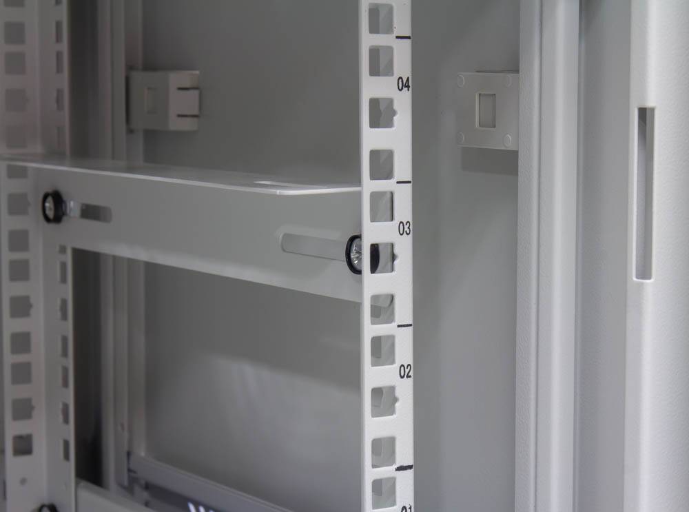 Good Connections® 19" Wandgehäuse, 9HE, lichtgrau (RAL7035) Rückseite schwenkbar, 600x550 mm, fertig montiert