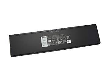 Schwarze Dell-Laptop-Batterie auf weißem Hintergrund gezeigt, mit sichtbarem Etikett und Anschluss.