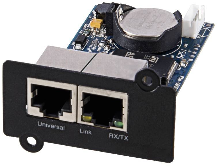 Nahaufnahme eines Netzwerkschnittstellenmoduls mit zwei Ethernet-Anschlüssen mit den Bezeichnungen Universal und Link/RX/TX, montiert auf einer Leiterplatte mit einer Knopfzellenbatterie.