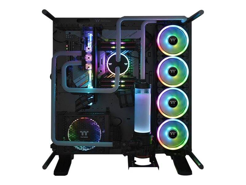 Maßgeschneiderter Desktop-PC-Tower mit transparenter Seitenwand, sichtbarem Flüssigkeitskühler und vier RGB-beleuchteten Frontlüftern, die in Regenbogenfarben leuchten.