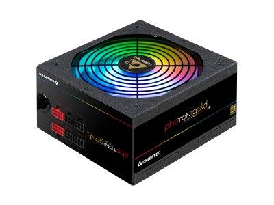 Schwarzes Computer-Netzteil mit bunt beleuchteter Lüftergitter oben, in einer Dreiviertelsicht gezeigt.