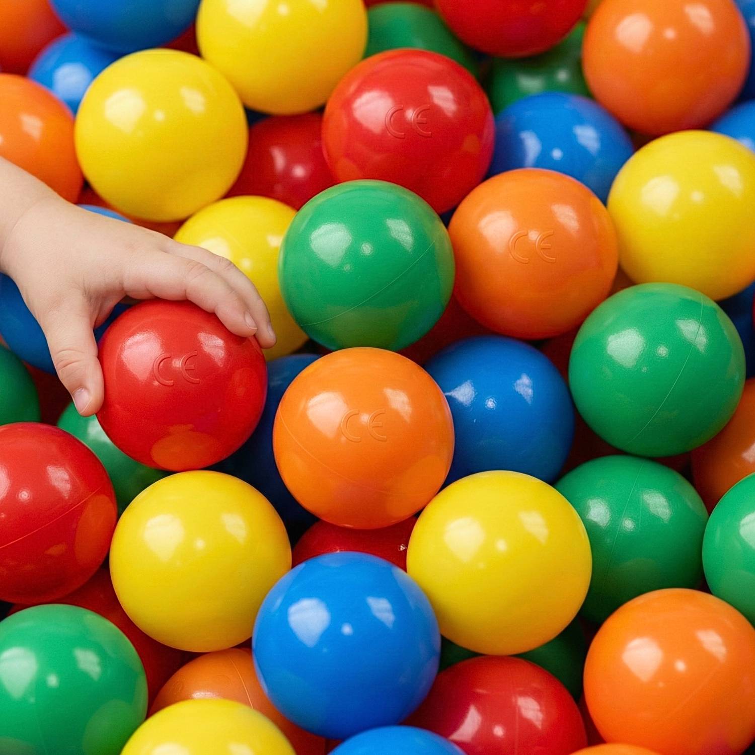 550 bunte Bälle für Bällebad 5,5cm Babybälle Plastikbälle Baby Spielbälle