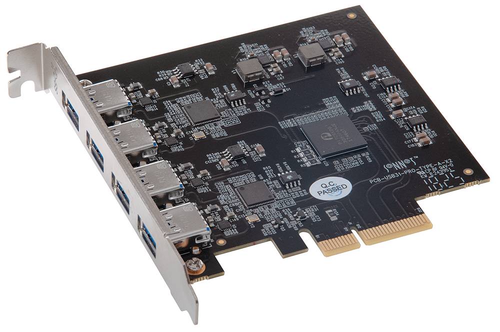 PCIe-Erweiterungskarte mit vier USB-Anschlüssen auf einer schwarzen Leiterplatte und metallischer Halterung