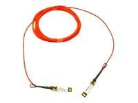 Aufgerolltes orangefarbenes USB-Kabel mit zwei Steckern auf weißem Hintergrund.