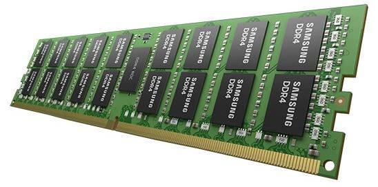 Ein grünes Samsung-DDR4-RAM-Speichermodul mit mehreren schwarzen Speicherchips an einer vergoldeten Steckerleiste.