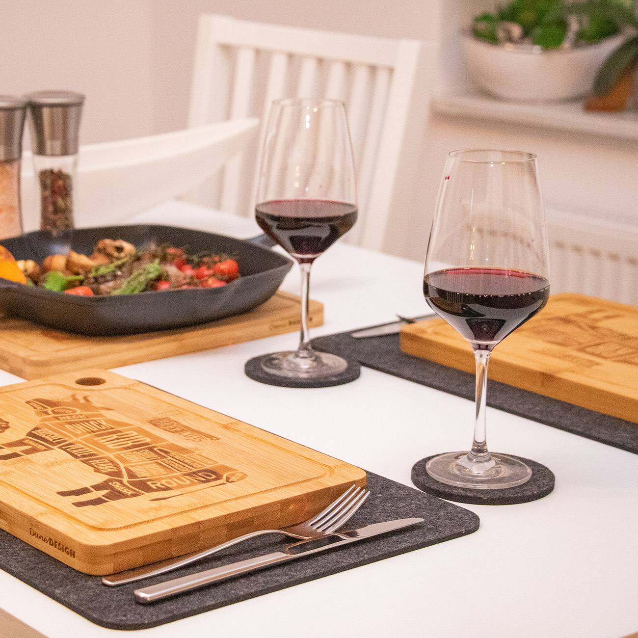 2x Massives Schneidebrett mit Saftrille 33x23 - 2cm Bambus Holzbrett - Ruschfest