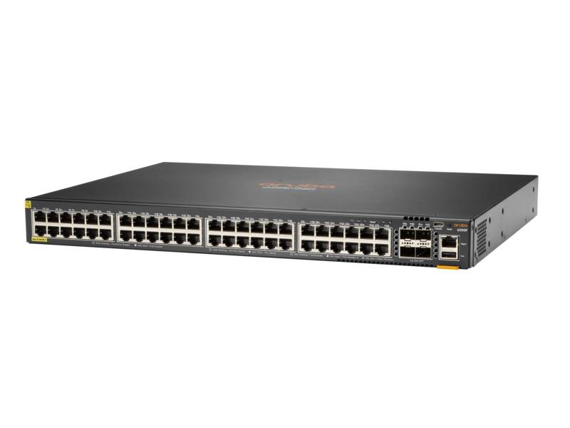 Vorderansicht eines in ein Gestell eingebauten Ethernet-Switches mit vielen RJ45-Anschlüssen und einigen Uplink-Ports auf der rechten Seite.