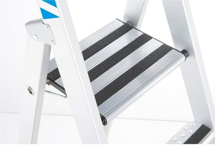 Stufen-Stehleiter R13step S 4Stufen L.1,87m Arbeits-H.3,1m LM G.9,8kg Zarges