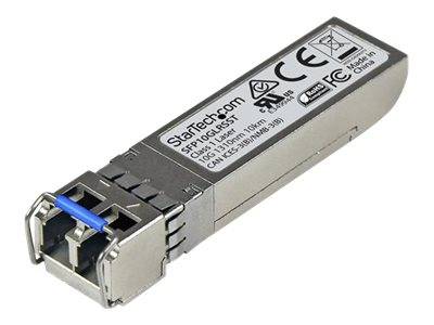 Ein kleines silbernes StarTech.com SFP-Transceiver-Modul mit blauer Zuglasche und Metallstecker, abgebildet auf weißem Hintergrund.